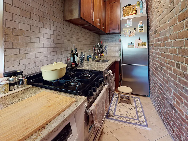 334 W 88th St #9 — Photo 8