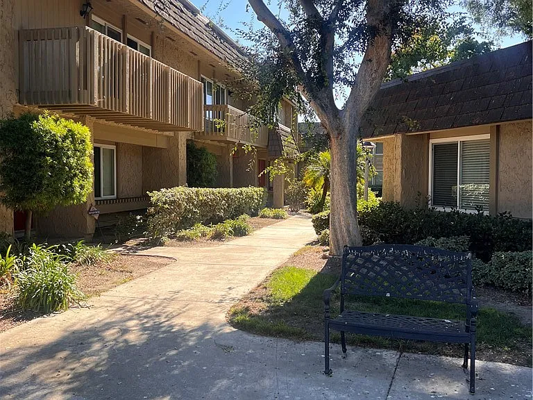 18229 Olympic Ct — Photo 23
