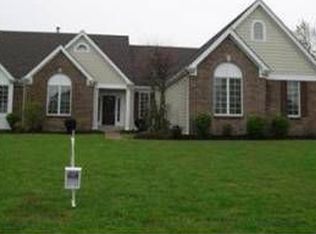 14884 Straub Hill Ln, Chesterfield, MO 63017