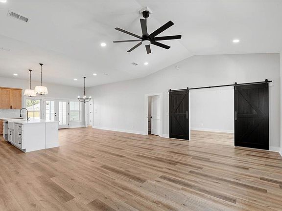 2nd image of 44 Avondale Dr