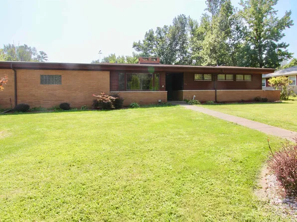 810 Hilldale Ave, Washington, IL 61571