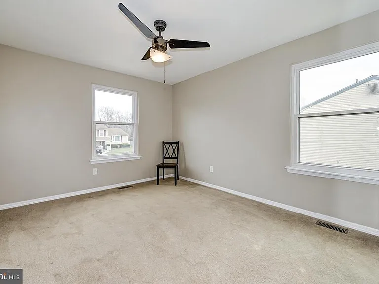 76 Argyle Ave — Photo 29
