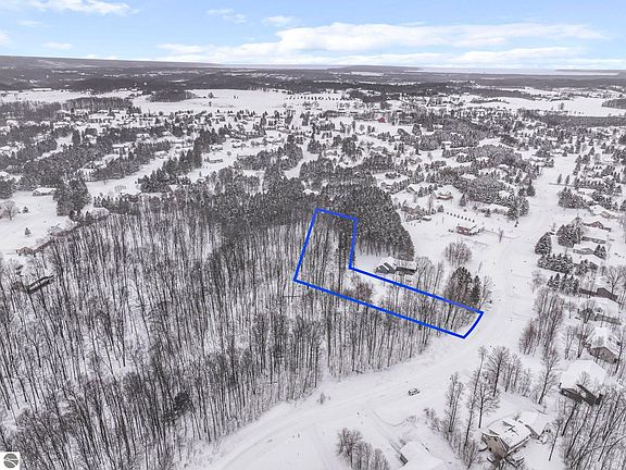 2nd image of 1208 S Ridge Ct