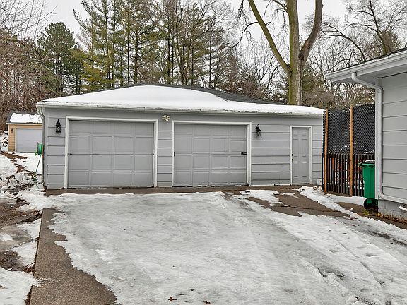 2nd image of 513 NE 6th St