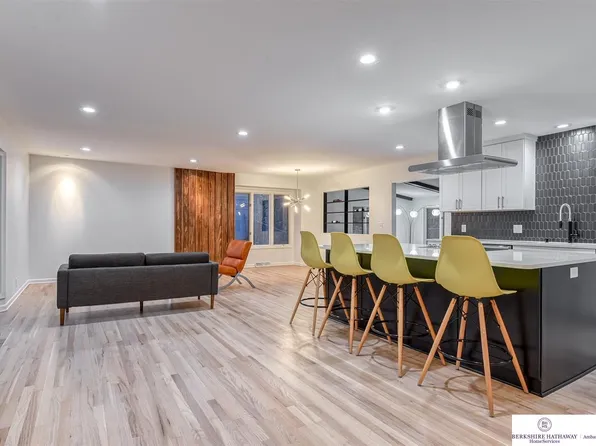 3516 S 107th St, Omaha, NE 68124