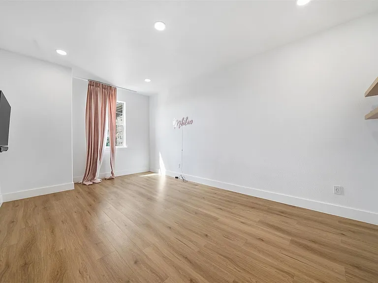 2229 Champions Corner Dr — Photo 23