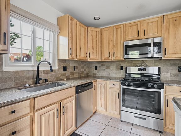 4th image of 4184 New Moon Cir