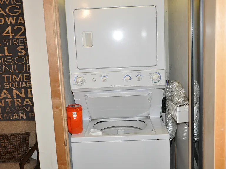 249 N Water St — Photo 14