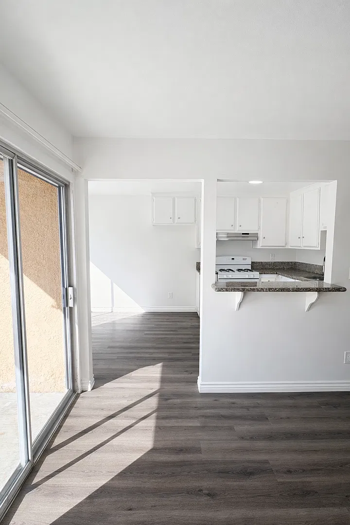 El Centrico Apartments — Photo 3