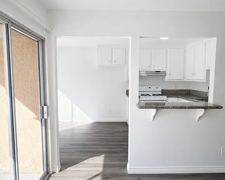 El Centrico Apartments — Photo 12