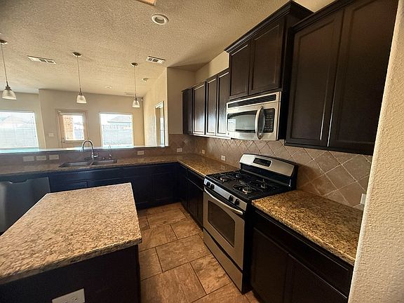 5th image of 3208 Rembrandt Ave