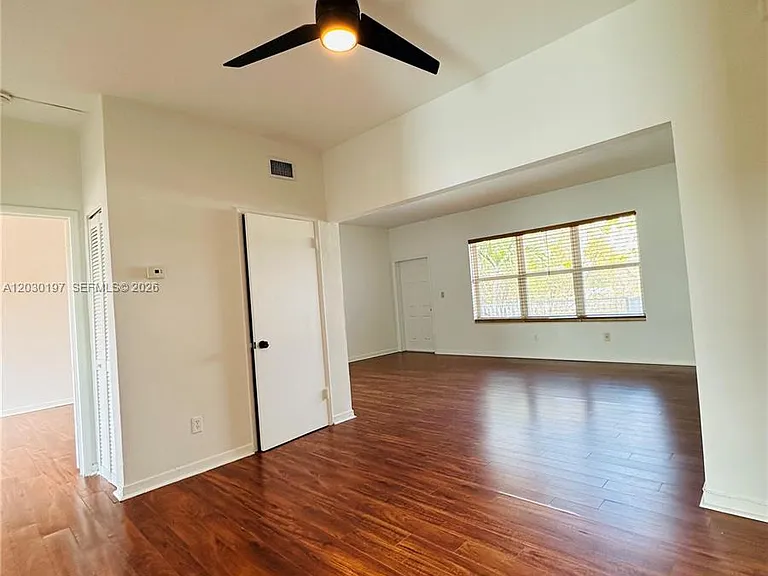 1905 Calais Dr #6 — Photo 5