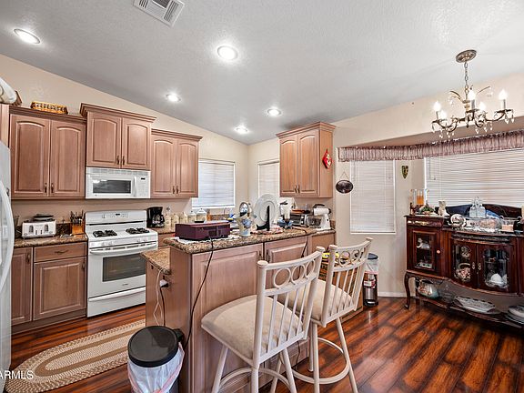 2nd image of 523 N Sierra Vista Drive
