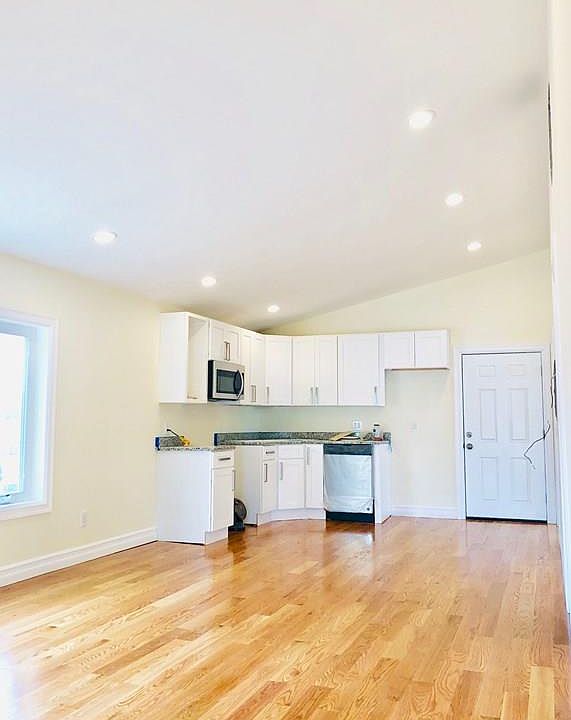 1st image of 15 Lewis Ave #3