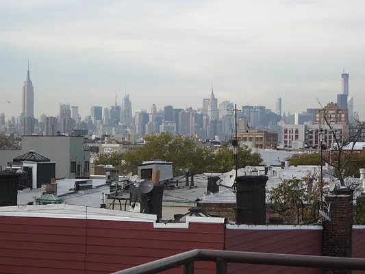 Rented by Full Time Management | media 117