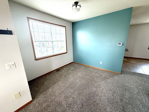 4th image of 1005 NE Kamies Ln