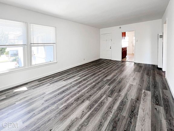 4th image of 1608 Grismer Ave APT D