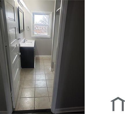 4th image of 1697 Mahoning Ave