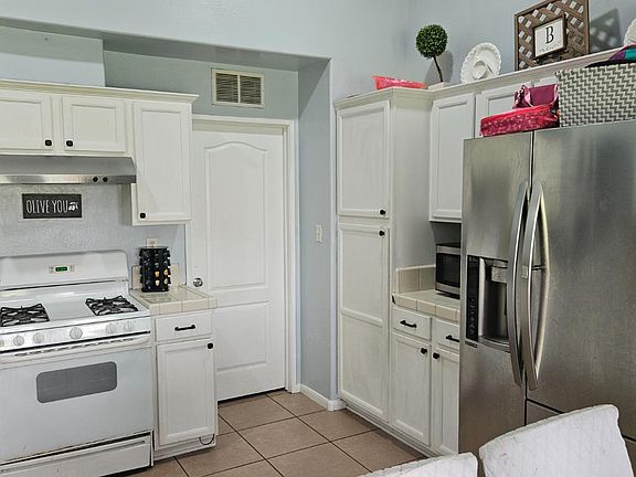 3rd image of 7917 Quest St