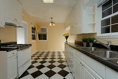 3 bed, 1321 sqft, $2,620 — Photo 3