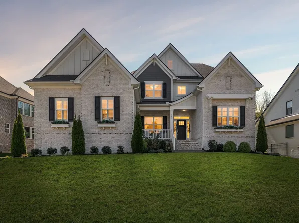 140 Flintshire Ln, Hendersonville, TN 37075