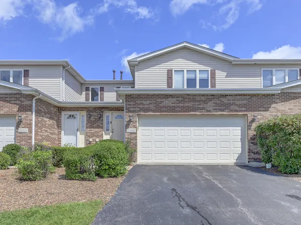 1381 Somerset Dr, Beecher, IL 60401