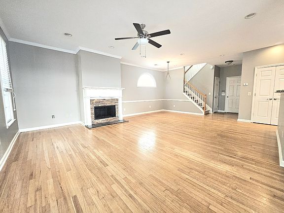 5th image of 745 Gardenside Cir SE