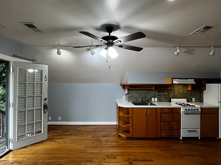 4412 Stanford St #5 — Photo 6