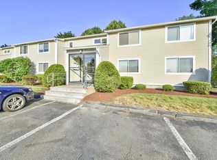 42 Saint Kolbe Dr APT B, Holyoke, MA 01040
