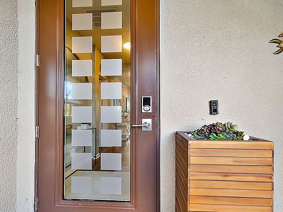 5th image of 131 Redondo Dr