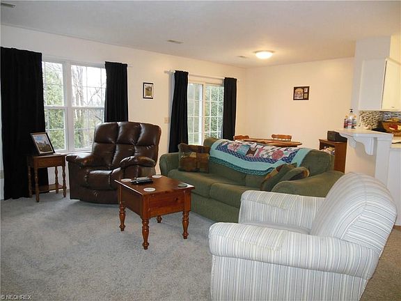 3rd image of 115 Lavender Ln