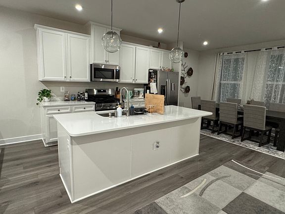 4th image of 958 Poppy Dr #1
