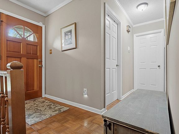 4th image of 127 Warrington Rd