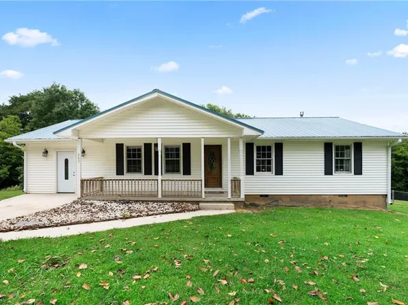 565 N Marble St, Rockmart, GA 30153