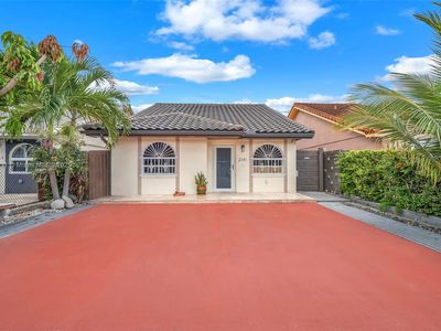 2141 W 53rd St, Hialeah, FL, 33016