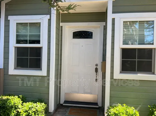 376 Morrison Ave APT 2, Sacramento, CA 95838