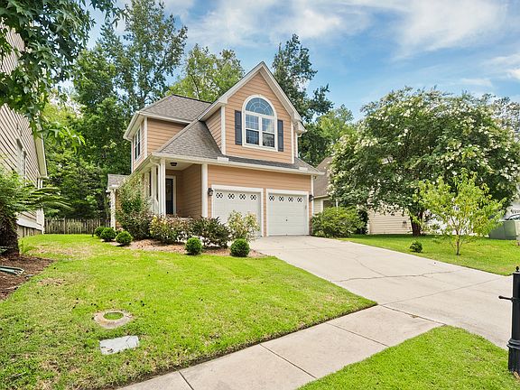 3rd image of 669 Fair Spring Dr