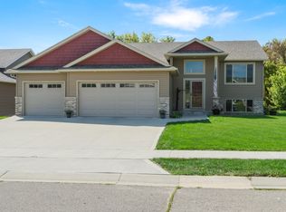 5410 Weatherstone Dr NW, Rochester, MN 55901