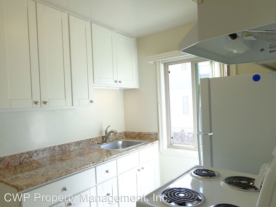 1st image of 597 Callan Ave APT 1