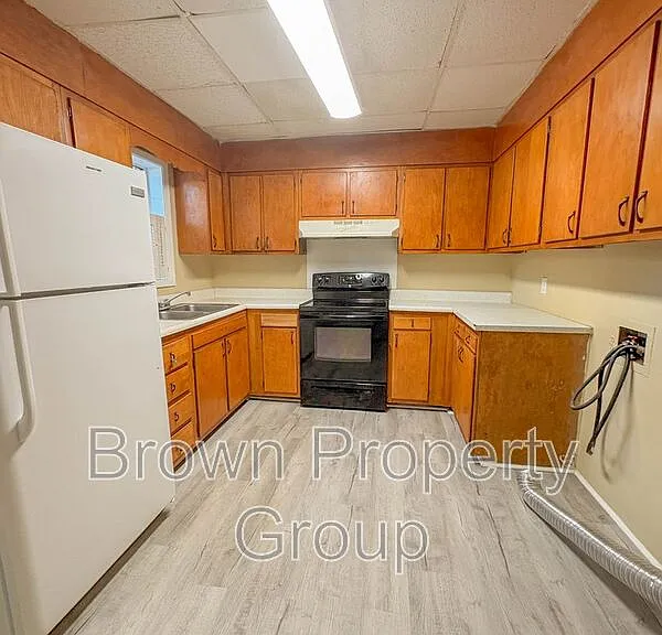 2310 Barrington Cir — Photo 5