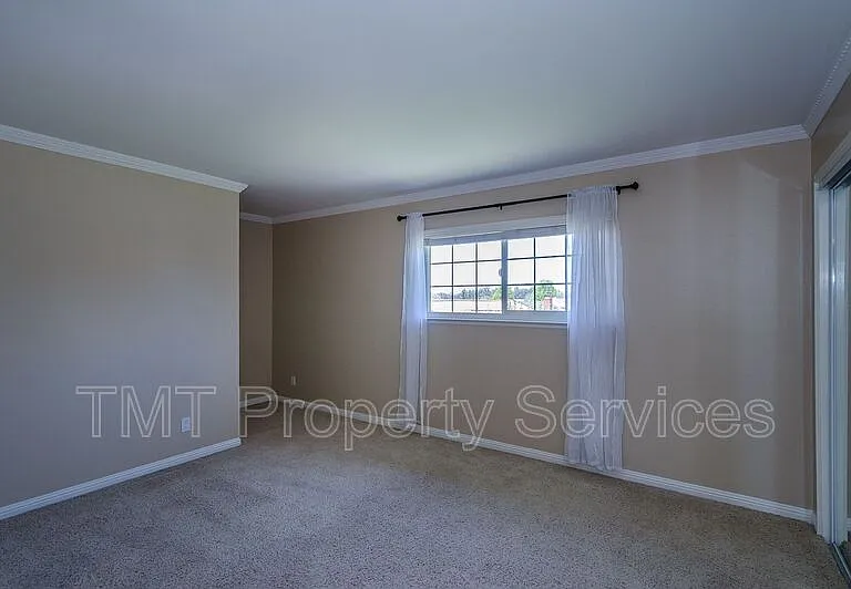 485 Meadowbrook Dr — Photo 17