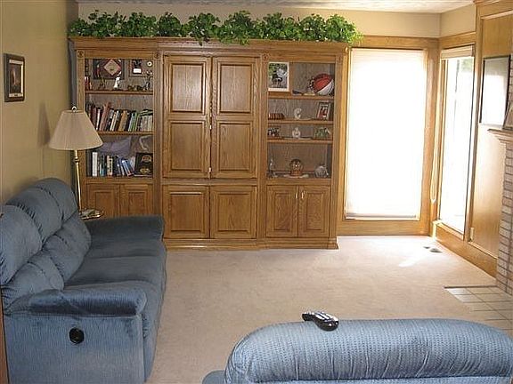 3rd image of 4702 Dumfries Dr