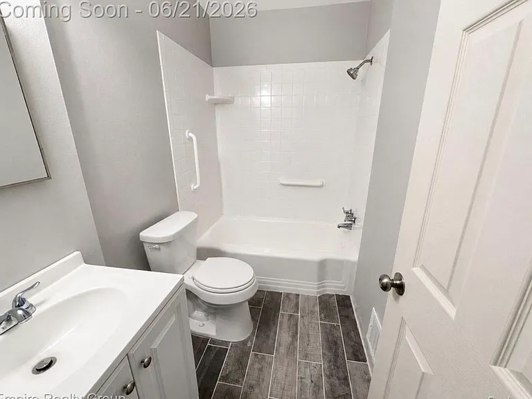 7815 Artesian St — Photo 6