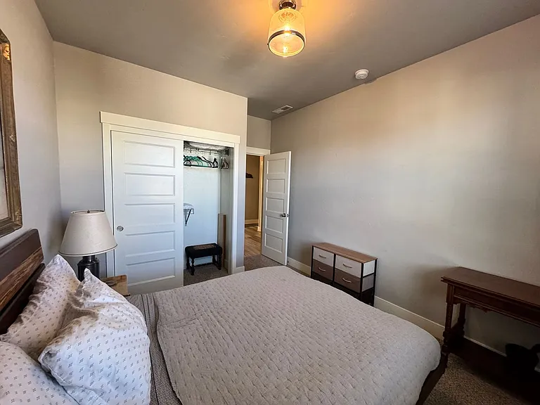 2740 Ordway Ave — Photo 63