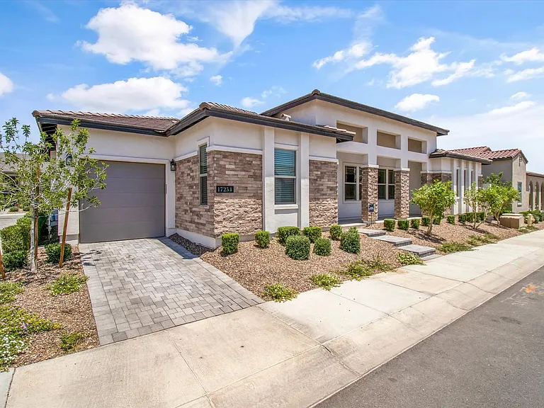 17254 W Vacaville St — Photo 3