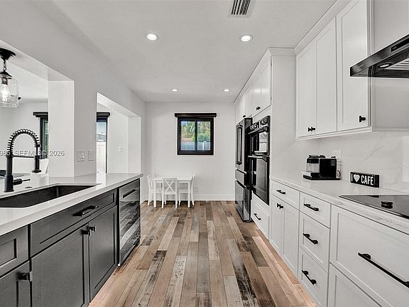 5th image of 16637 SW 55th Ter