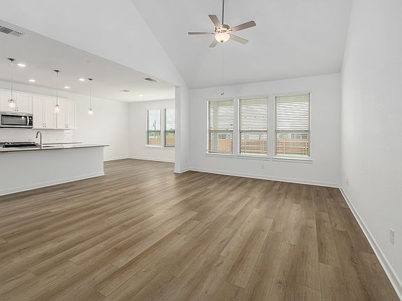 3rd image of 109 Ventura Dr