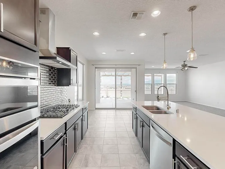 6405 Kings Canyon Cv NE — Photo 34