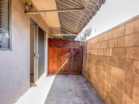 4th image of 1325 S Alta Vista Ave #1325