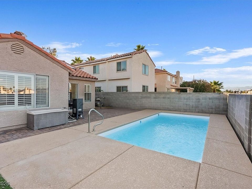 1st image of 2150 Running River Rd